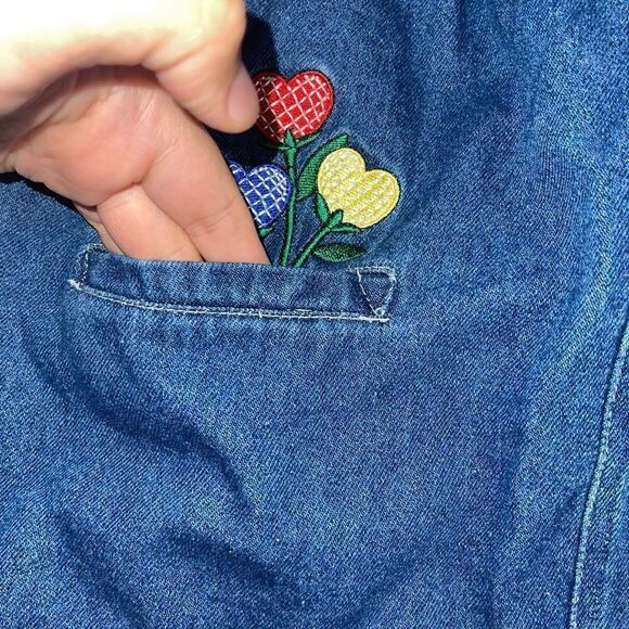 Unbranded Denim Skirtall w/ Embroidered Heart Flowers & Pockets - Size 3T - Picture 2 of 5